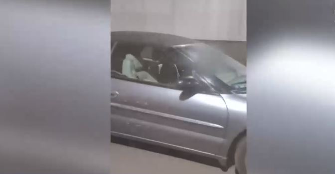 Captan a niño al volante en la Costanera Norte: Conductor lo llevaba sobre sus piernas