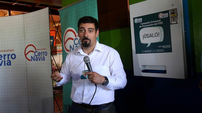 Alcalde de Cerro Navia inicia cuarentena tras dar positivo a COVID-19