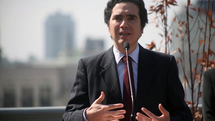 Gobierno acuerda límite de $1,5 millones para cobro de impuestos en retiro del 10%