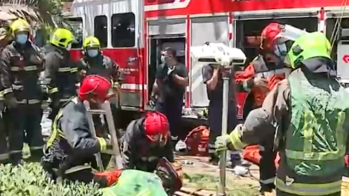 Confirman fallecimiento de adulto mayor que cayó a un ducto de 15 metros de profundidad en Santiago centro