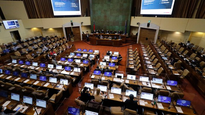 Aprueban que se investigue en comisión la denuncia de triangulaciones que involucrarían a miembros del gobierno