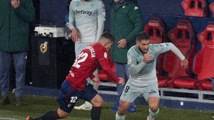 Pellegrini respira en la liga española: Betis volvió a los triunfos ante Osasuna