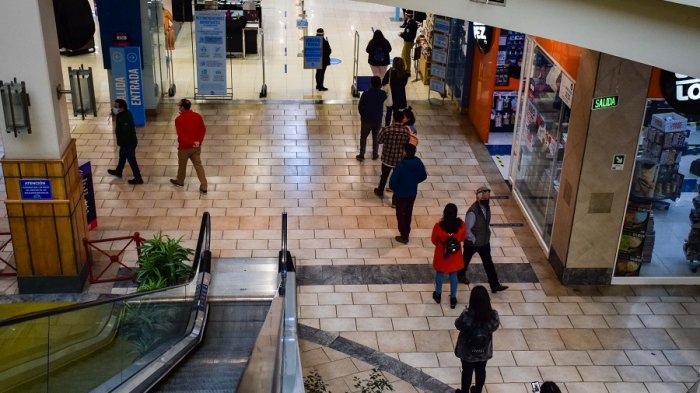 Revisa cómo funciona el comercio durante este feriado de martes 8 de diciembre