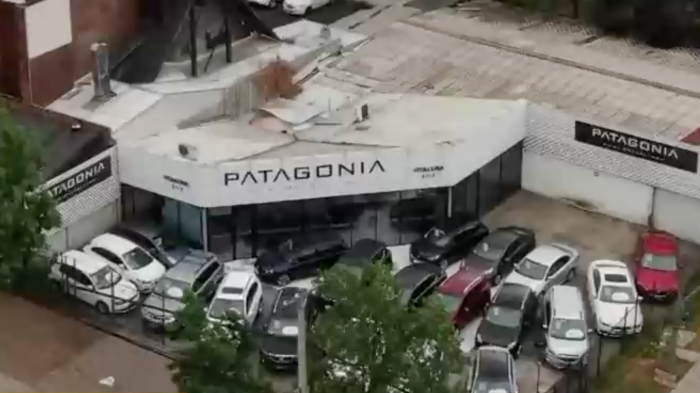 Formalizado por estafa en automotora queda en prisión: Afectados denuncian ilícito que supera los $400 millones