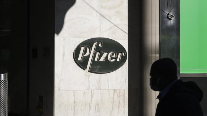COVID-19: Asesores de la FDA votan a favor del uso de la vacuna de Pfizer en EE.UU.