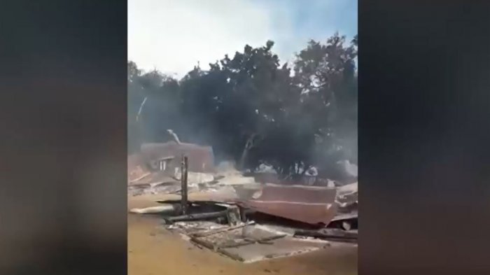 Ataque incendiario destruyó la tradicional Hostería Lanalhue y la casa de la familia que cuidaba el lugar