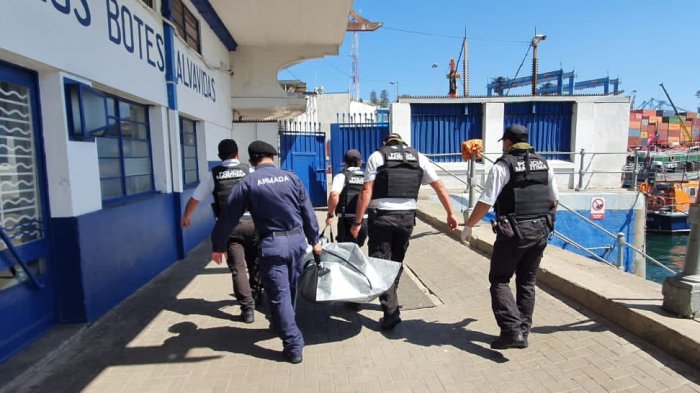 Lanchistas encuentran cuerpo flotando en la bahía de Valparaíso