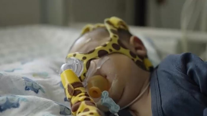 Padres de Rafita hacen últimos esfuerzos para obtener el medicamento más caro del mundo