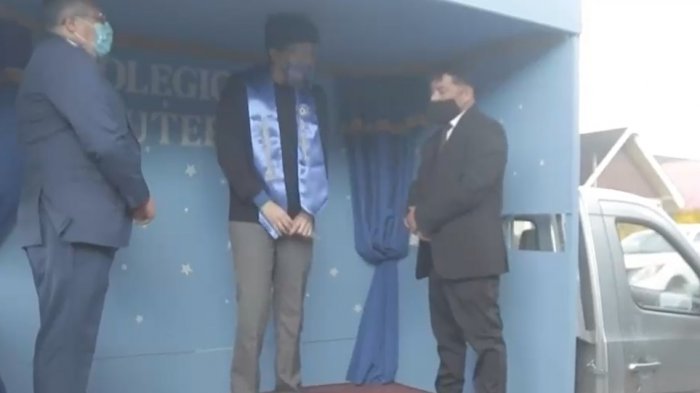 Colegio sorprendió a alumnos con graduación a domicilio por la pandemia en Punta Arenas