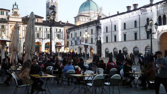 ¿Seguirá los pasos de Alemania? Italia evalúa restricciones para Navidad