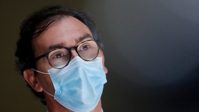 Ministro de Educación pide priorizar a profesores y asistentes para vacunas contra el COVID-19