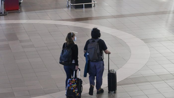 Cursan sumarios sanitarios contra 5 aerolíneas por incumplimiento de protocolos COVID