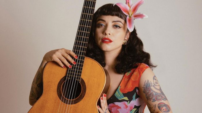 Dos sencillos de Mon Laferte destacan entre las mejores canciones latinas del 2020, según Billboard