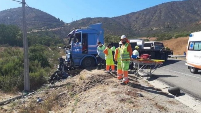 Accidente múltiple en ruta 68 dejó un fallecido: 2 camiones y 6 autos se vieron involucrados