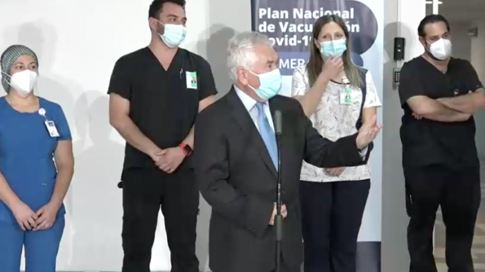 Tras llegada de primeras vacunas: Ministro Paris llama a 