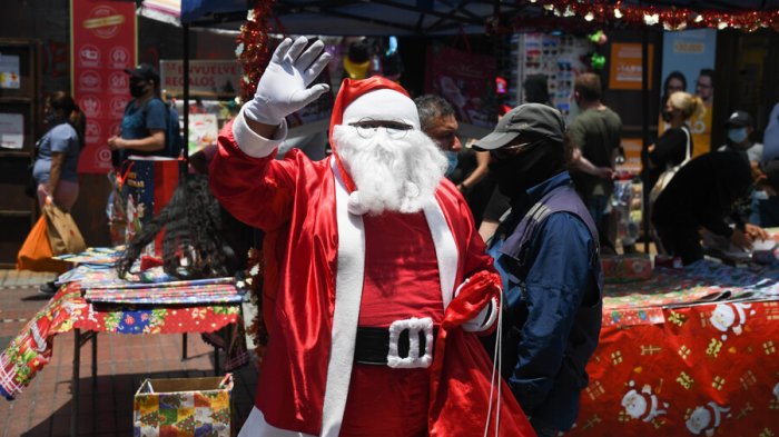 Policía se disfrazó de Viejo Pascuero para detener a sujeto prófugo desde septiembre