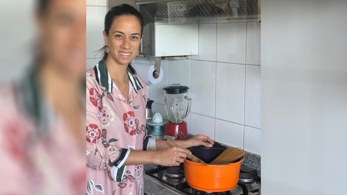 Diputada Núñez explicó las razones de su foto cocinando tallarines sin agua