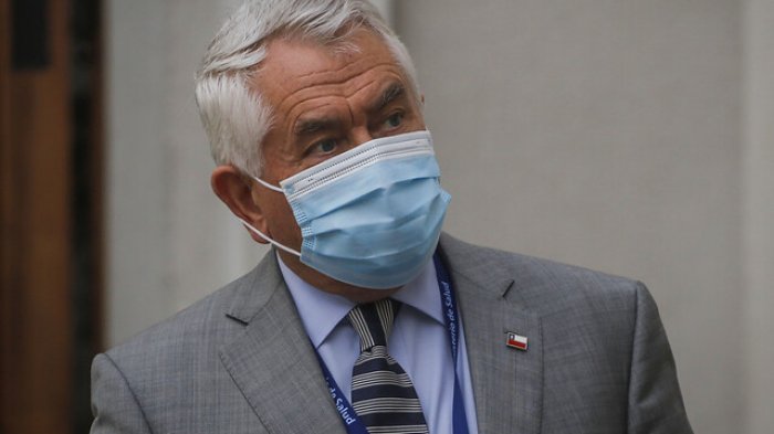 Ministro Paris y caso de COVID-19 en funcionaria inoculada: 