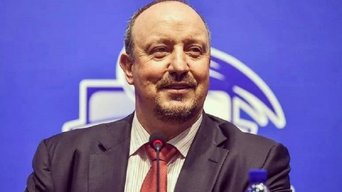 Rafa Benítez era la primera opción, pero una cláusula impidió su llegada a la Roja