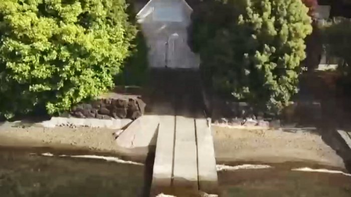 Denuncian construcciones irregulares en Lago Ranco que llegan hasta orillas de la playa