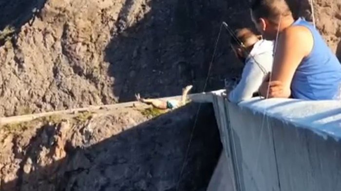 Estaba ebrio: Hombre saltó de una represa a 100 metros de altura y no terminó bien