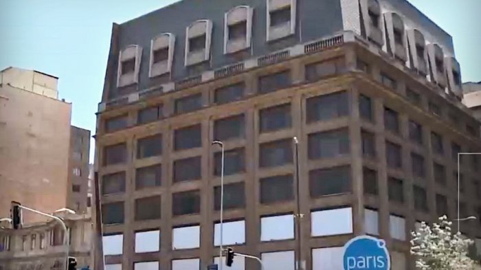 400 funcionarios perderán su trabajo: Tras saqueos y crisis cierran emblemática tienda París