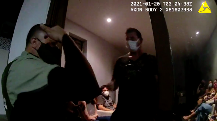 13 detenidos en Las Condes por fiesta clandestina: “Fue una denuncia de alguien muy cercano a la otra persona