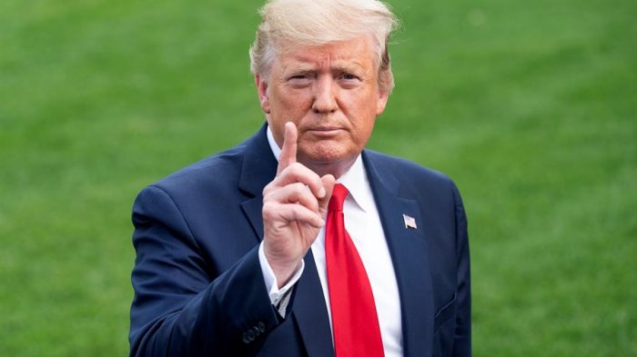 Rechazan ideas de nombrar autopista y aeropuerto de Florida en honor a Trump