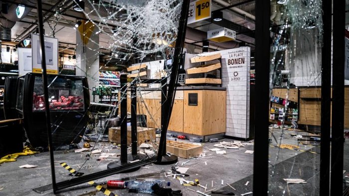 Países Bajos: Se registraron violentas manifestaciones en protesta por el toque de queda