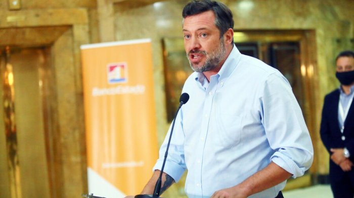 Sichel mostró y explicó los significados de sus 3 tatuajes: 