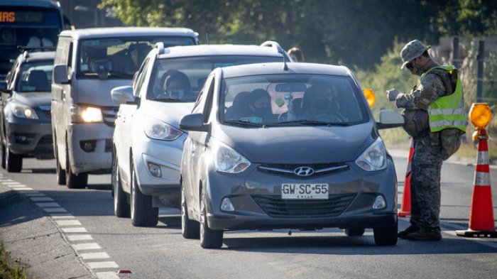 Salida de vehículos en peajes de la RM disminuye un 56% durante enero en comparación al 2020