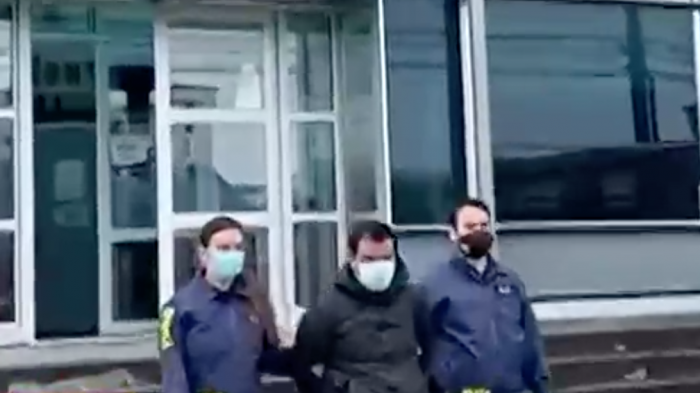 También es funcionario de Onemi: Bombero quedó en prisión como presunto autor de incendio forestal en Puerto Montt