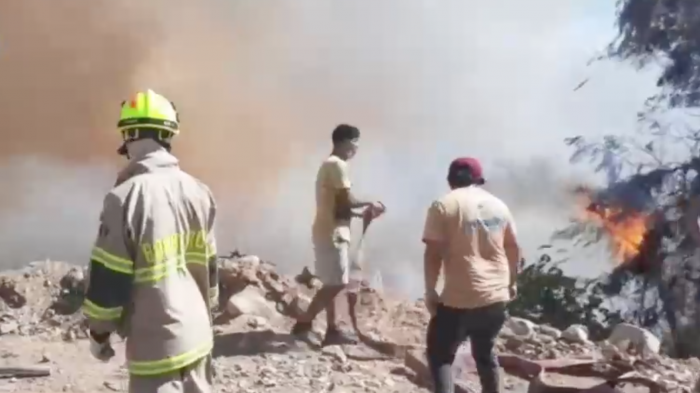 Alerta roja en Monte Patria por incendio forestal que se propaga hacia bencinera