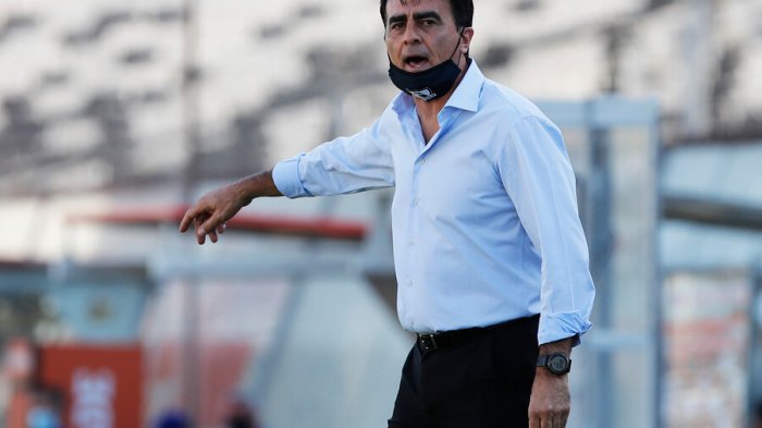 Quinteros destacó el alza de Colo Colo: “No dependemos de ningún otro equipo”