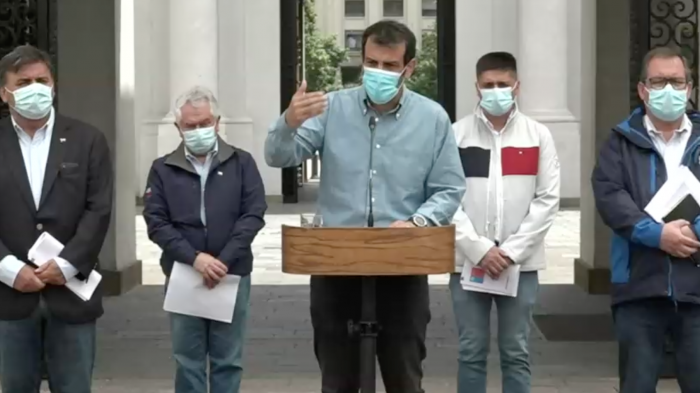 Plan de vacunación: Ministro Delgado informa aumento de recursos para municipios a $7.000 millones