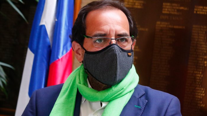 Diputado Mulet arremetió contra ex ministro Briones: 