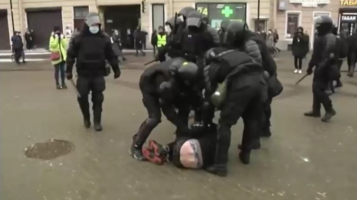 Más de 5 mil detenidos en Rusia tras manifestaciones en apoyo a Alexei Navalny