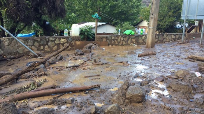 Todos pueden sumarse: Así puedes ayudar a los damnificados por los aluviones en Cajón del Maipo