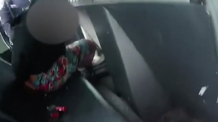 Niña de 9 años es esposada y rociada con gas pimienta en Estados Unidos en operativo por 