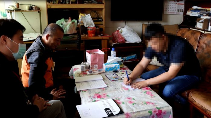 Revocan multa a hombre por violar la cuarentena: Descubrireron que en realidad lo secuestraron