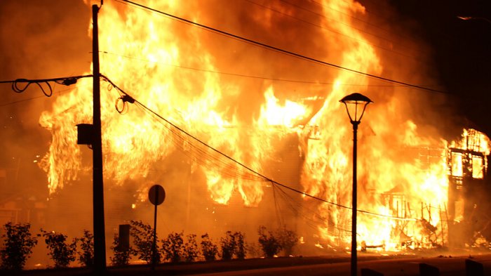 Panguipulli: Fiscalía afirma que aún no hay detenidos por incendios a edificios públicos
