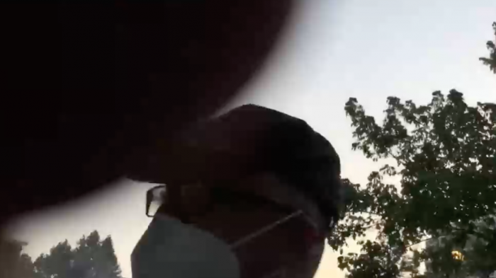 Manifestante amenazó a equipo de CHV Noticias en medio de las protestas por la muerte de malabarista