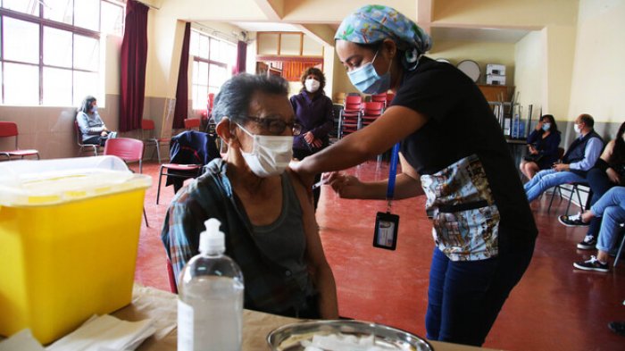 Los requisitos para los extranjeros para acceder a la vacuna contra el COVID-19 en Chile