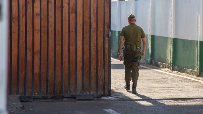 Amplían detención de dos carabineros por presunta participación en muerte de boliviano