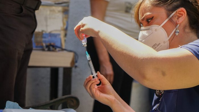 Gobierno descarta denuncia de falta de vacunas: Alcaldes aseguran que 