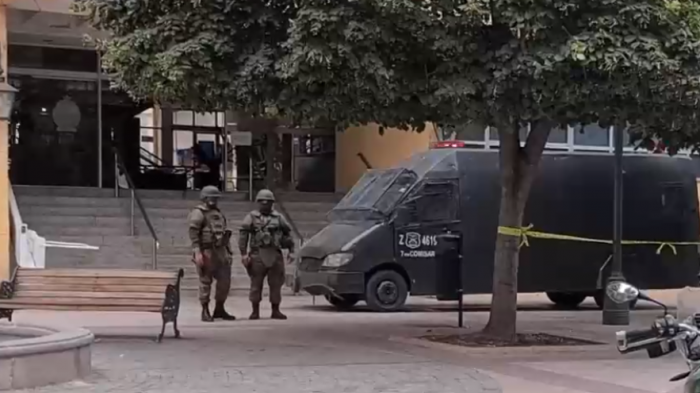 Adulto mayor irrumpió armado en la oficina del alcalde de Rancagua: Demanda mejoras en atención de salud