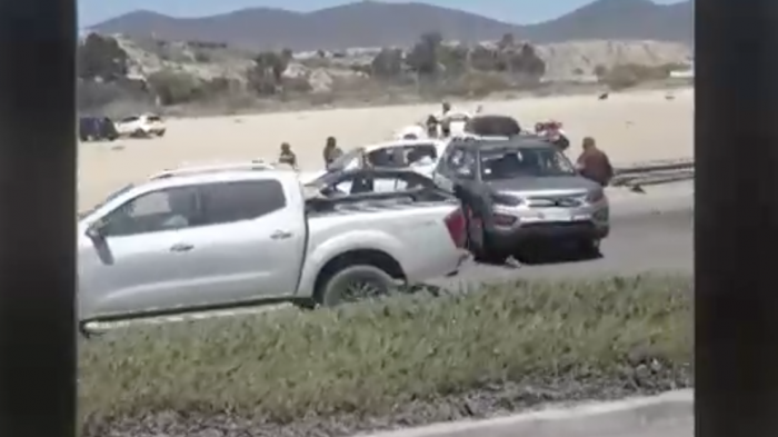 Ruta 5 Norte: Tres personas mueren tras colisión múltiple que involucró al menos siete vehículos