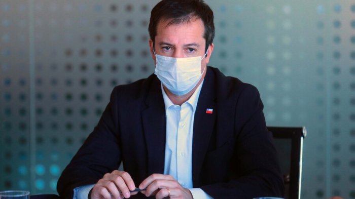 Ministro Palacios dice que el Colegio de Profesores 