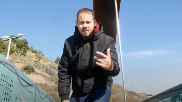 Las canciones y tuits por los que condenaron al rapero Pablo Hasél que critica la monarquía y a los reyes