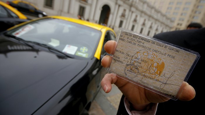 Promulgan ley que prorroga hasta el próximo año las licencias de conducir